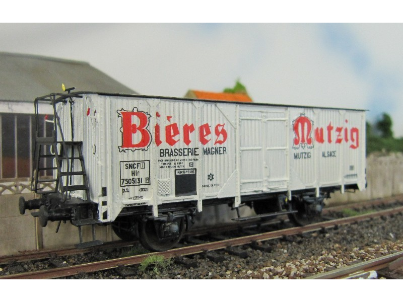 Chariot à Bière HLF SNCF H0 époque III – Kronenbourg – 110,30 Mm – Roues Métal, Freins Détaillés, Reproduction Fidèle