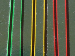Decalcs filets à rechampis noirs vert/rouge/jaune